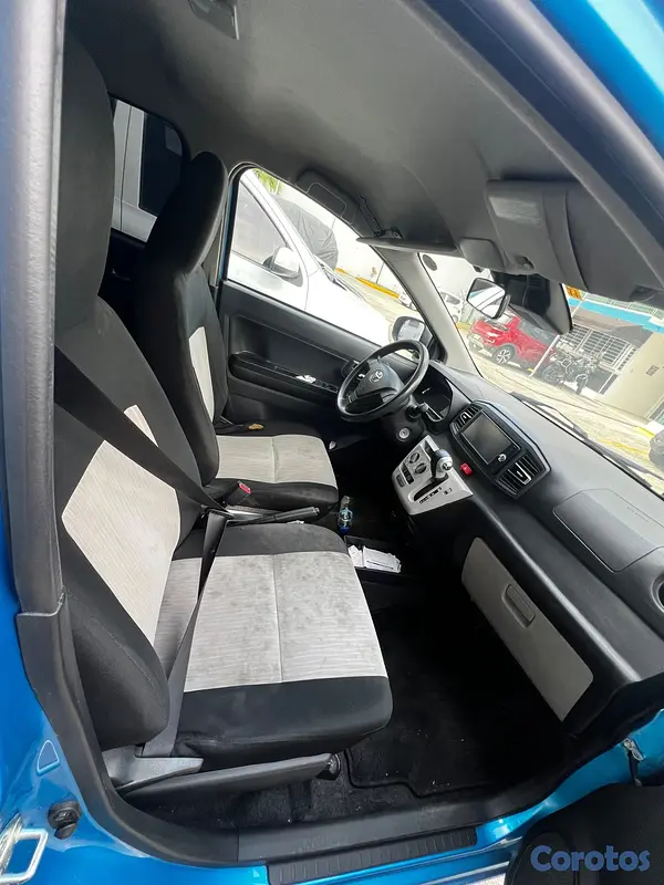 carros - Toyota Pixis 2019 6