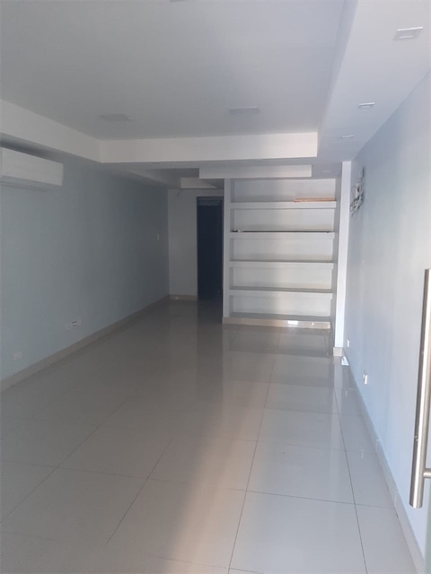 oficinas y locales comerciales - Local en Bella vista 105 mts 2