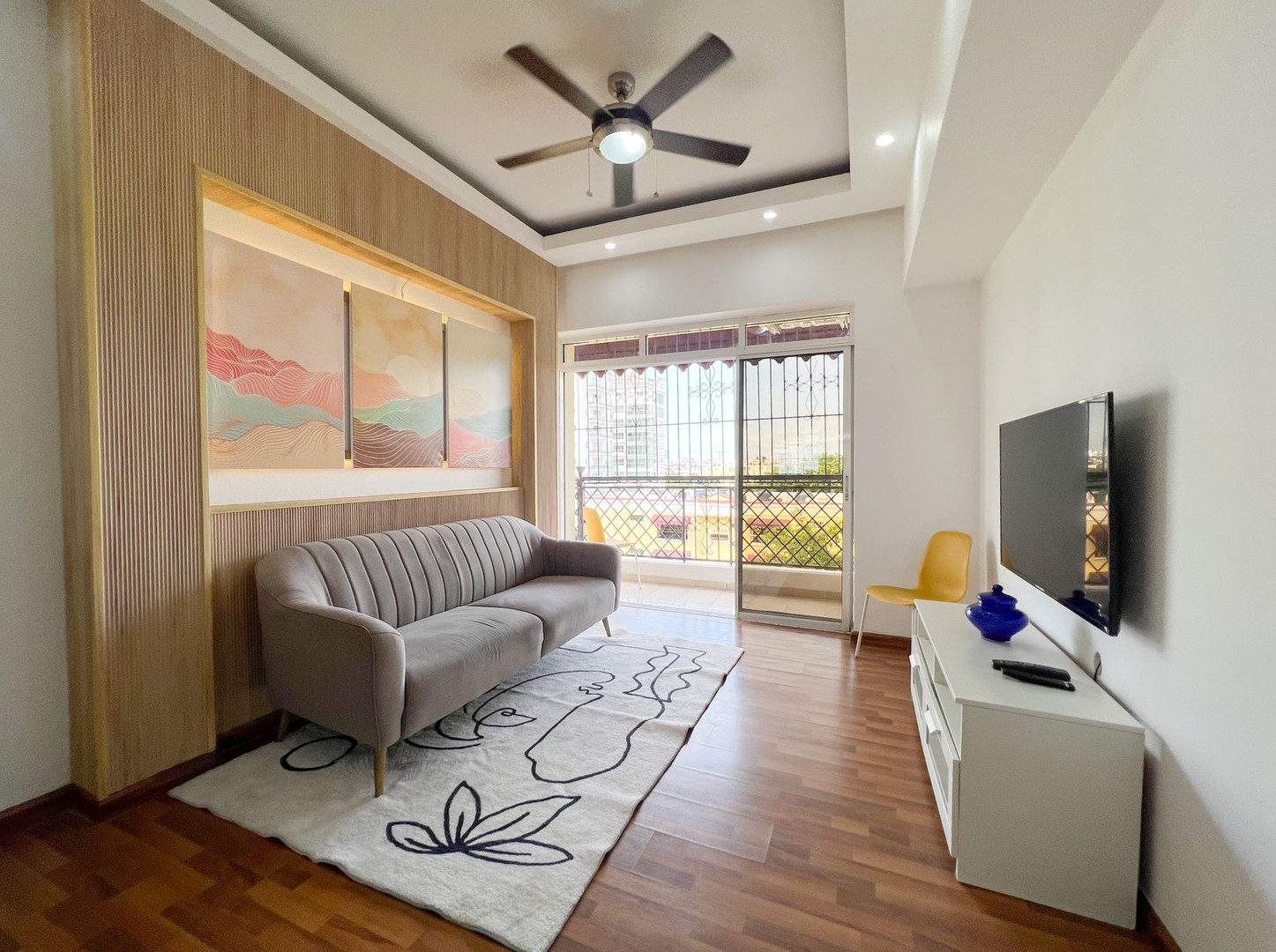 apartamentos - Evaristo Morales, Hermoso Apartamento Sin Mobiliario De 2 Habitaciones!!

