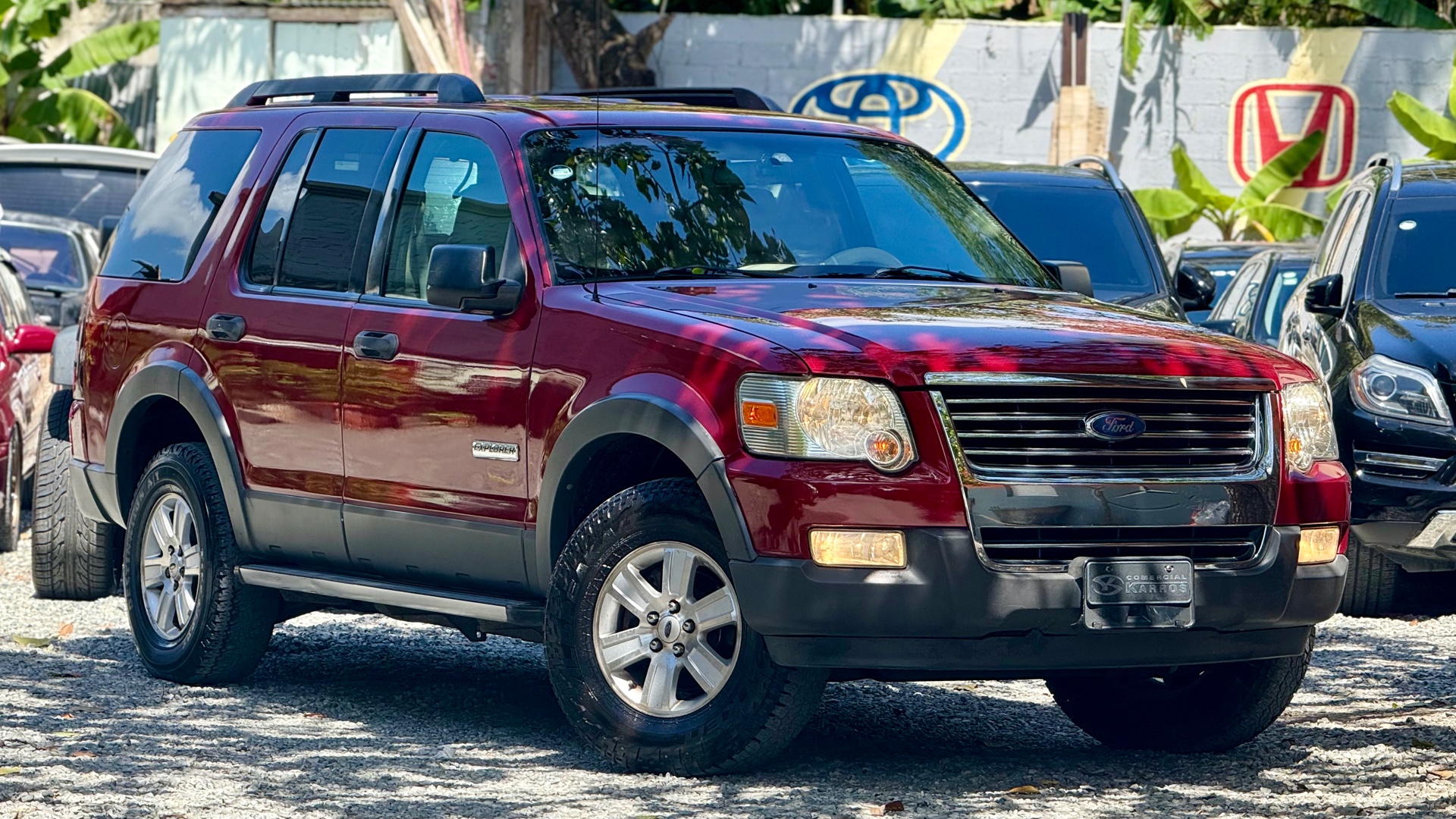 jeepetas y camionetas - Ford Explorer XLT 2006 4x2 3 filas Gasolina 