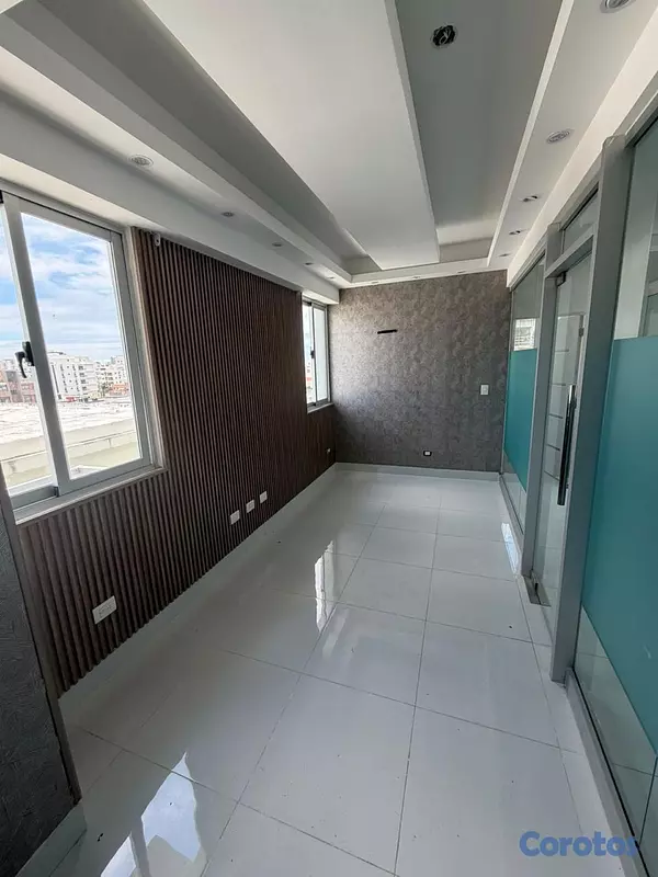 oficinas y locales comerciales - Alquiler Local Ubicado en la Núñez de Cáceres, El  2