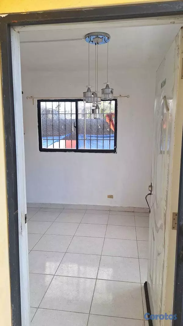 apartamentos - ALQUILO APTO 2DO. NIVEL ENSANCHE QUISQUEYA 9
