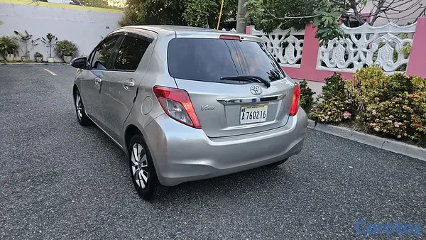 carros - Toyota vitz 2012 3