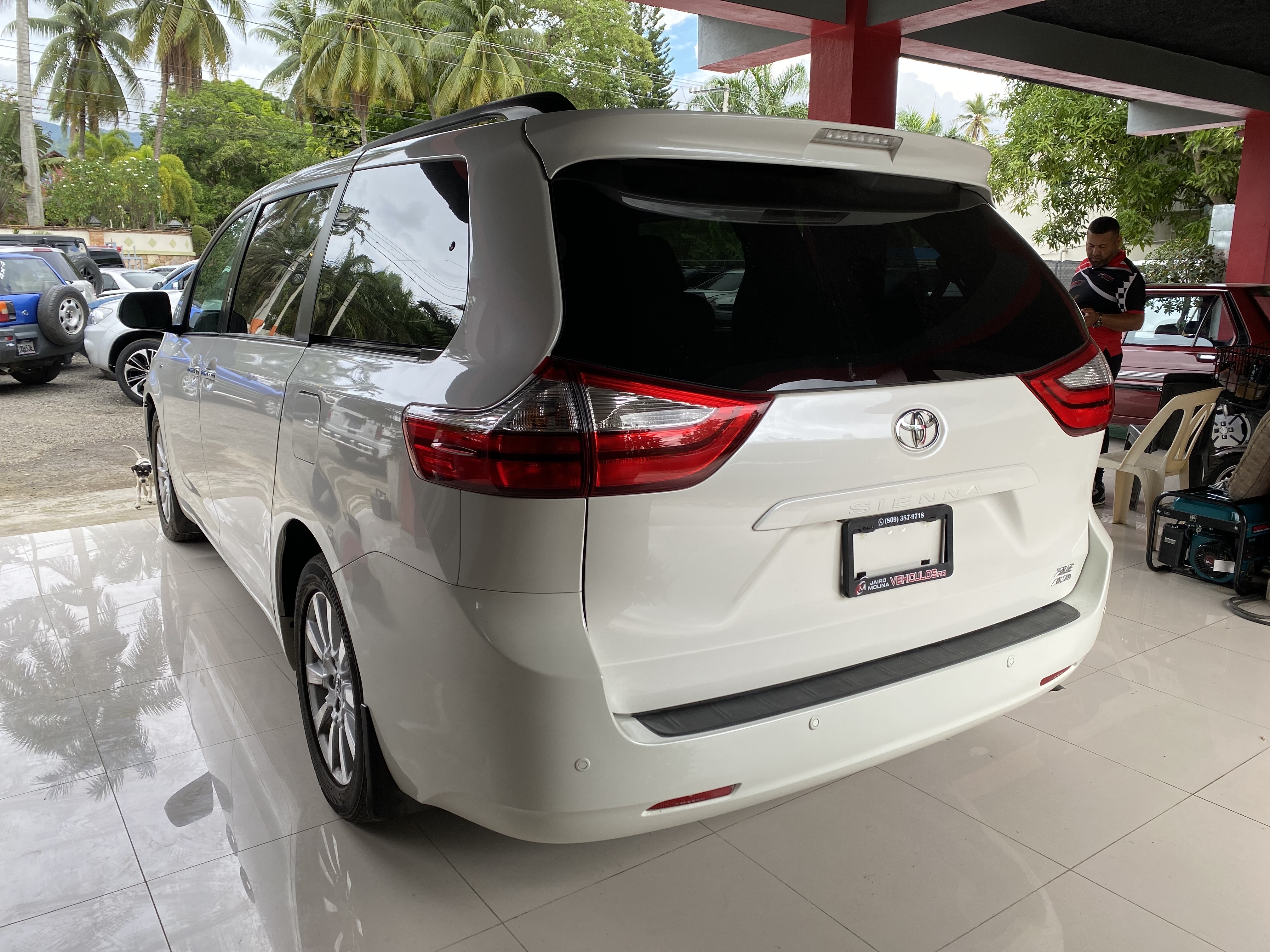 jeepetas y camionetas - TOYOTA SIENNA 2017 3