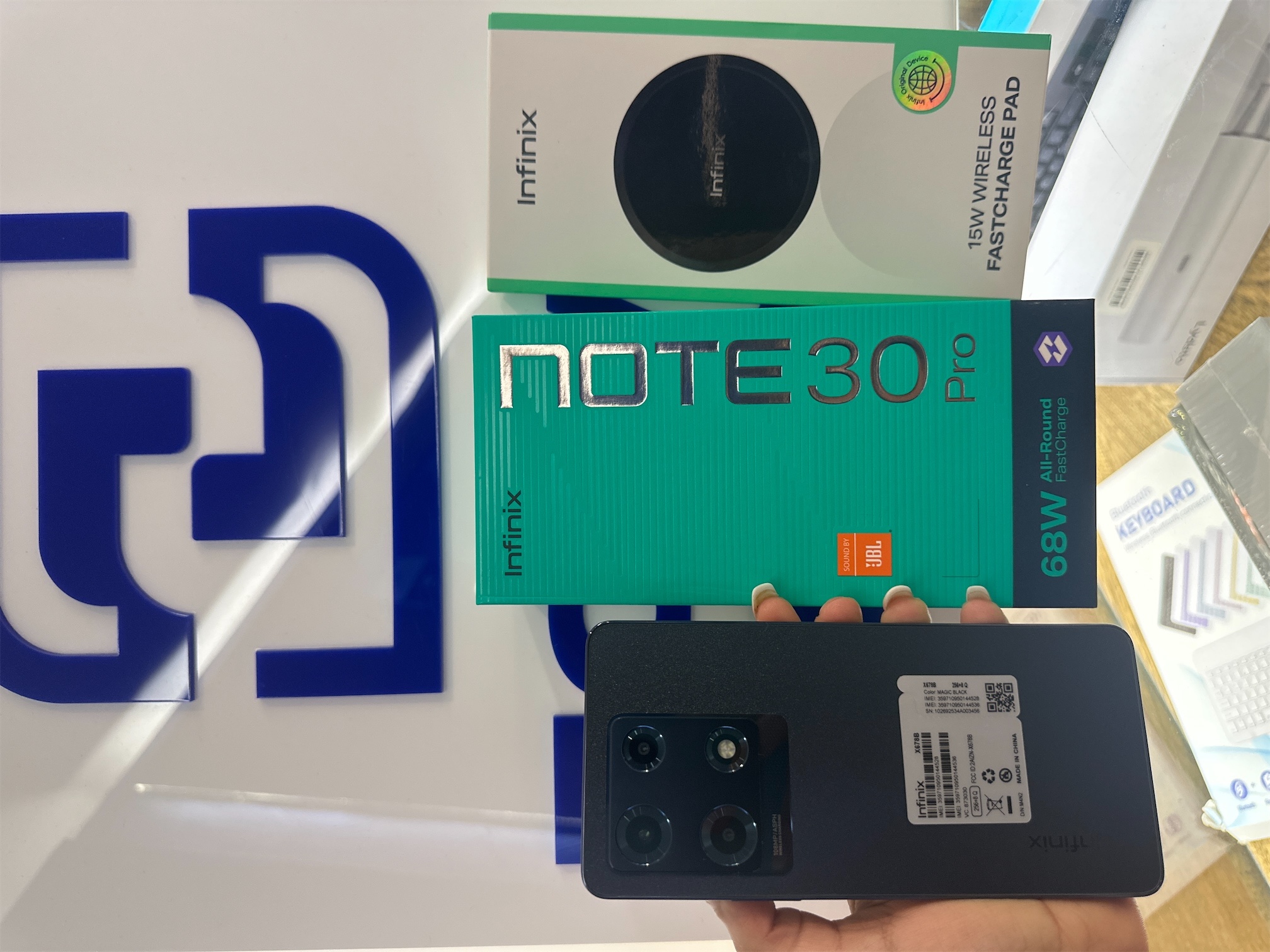 celulares y tabletas - INFINIX NOTE 30 PRO 256gb+16ram