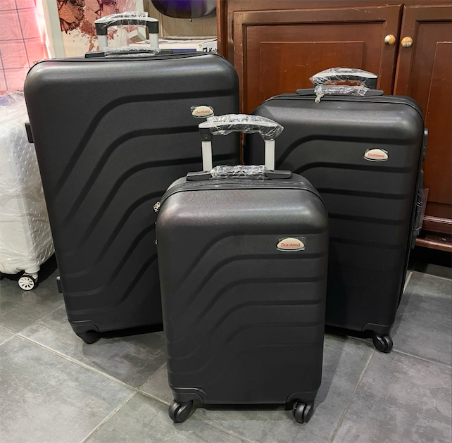 carteras y maletas - SET 3 MALETAS PLASTICAS. Nuevas 0