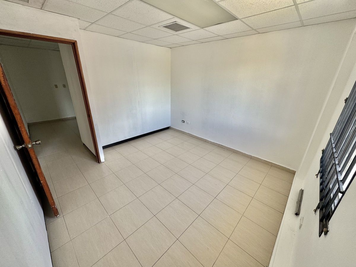 oficinas y locales comerciales - 🔵 Alquilo local 55 mts piso 3 en la castellana  6