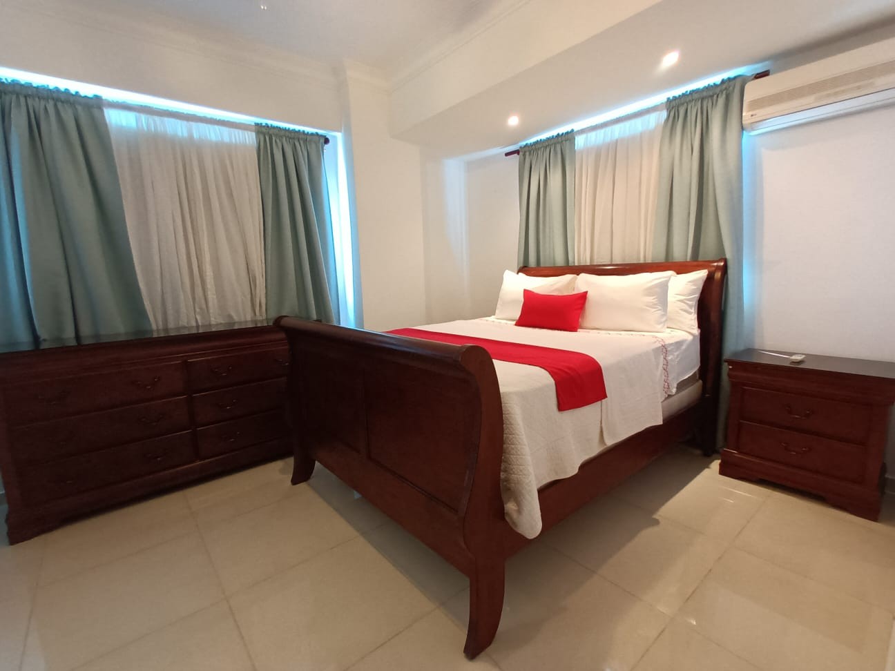 apartamentos - Oportunidad Evaristo morales apartamento 
 2 habitaciones.
Us$230,000
  6