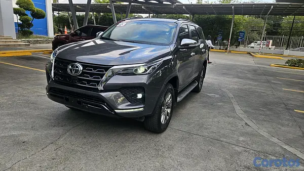jeepetas y camionetas - Toyota fortuner 2023 full 4