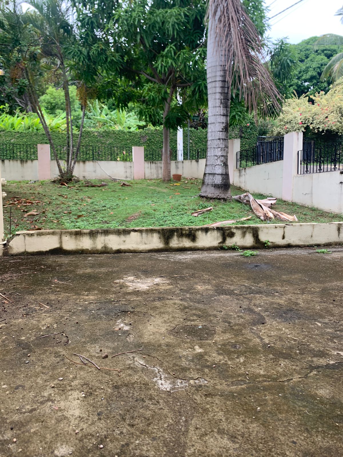 otros inmuebles - OPORTUNIDAD DE INVERSION CASA Y TERRENO EN URB. 4