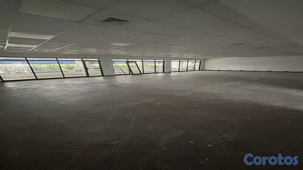oficinas y locales comerciales - Alquiler Local Comercial Naco 2do piso 152Mts 4
