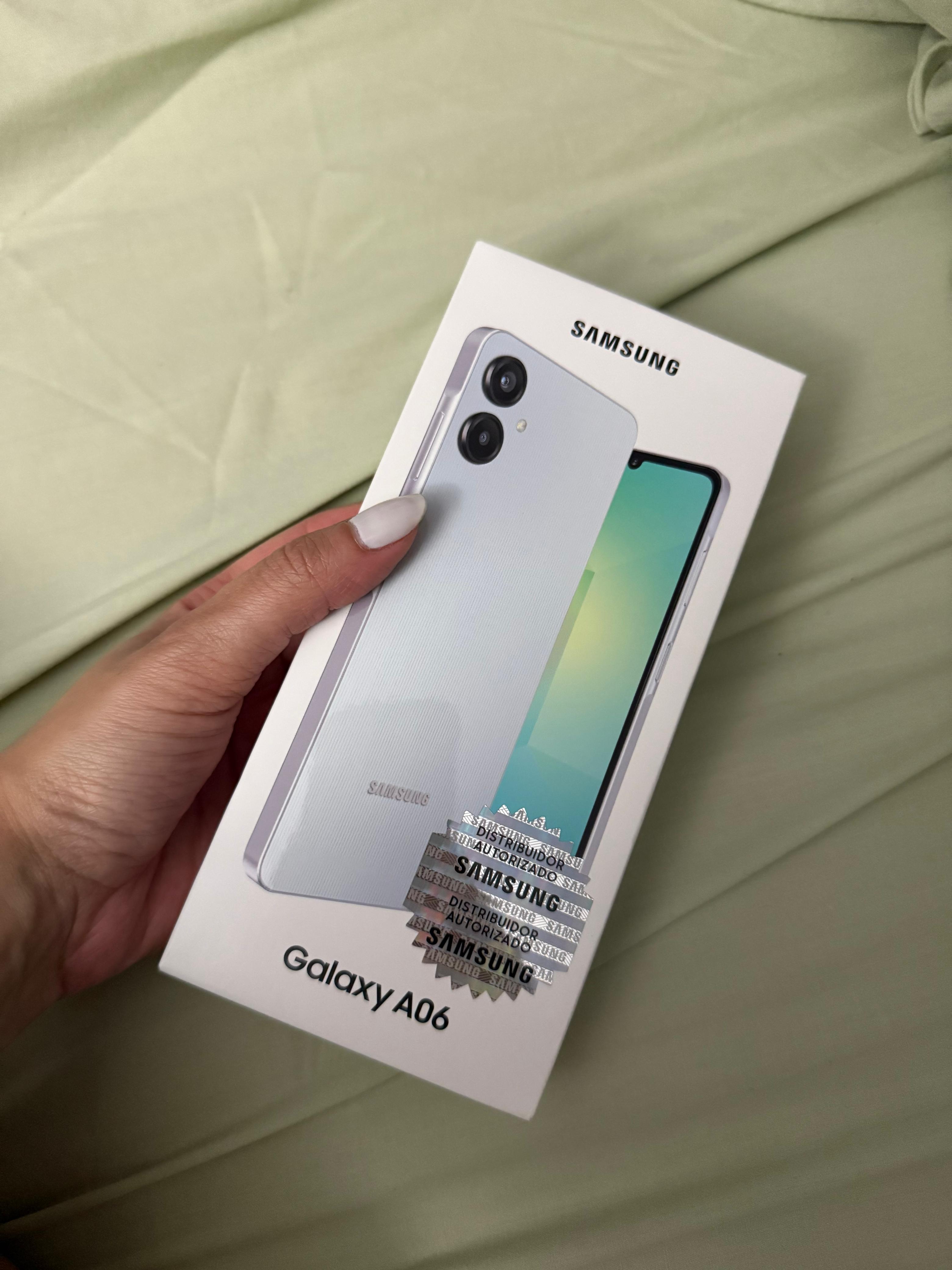 celulares y tabletas - Nuevo Samsung A06 - Azul claro
