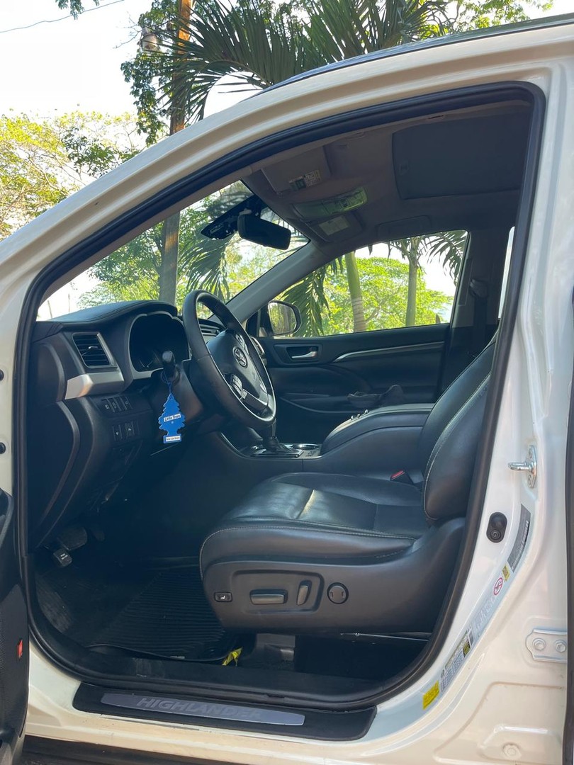jeepetas y camionetas - 2019 Toyota Highlander Limited  4
