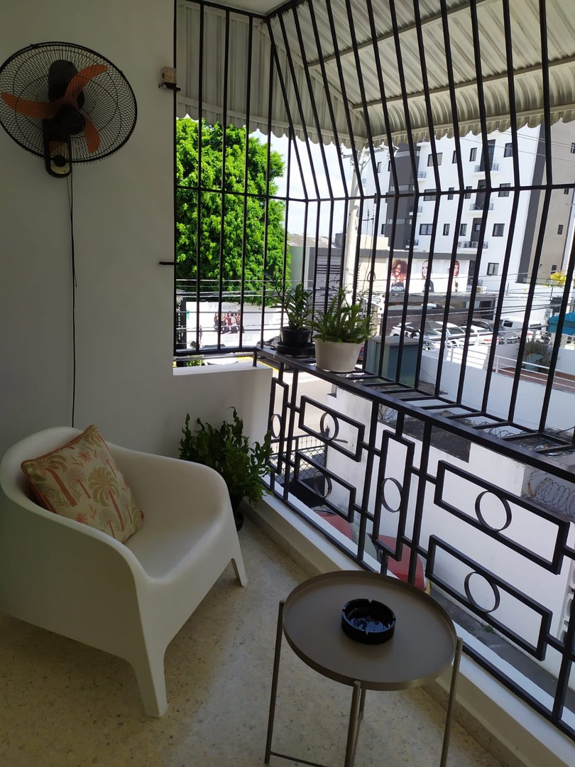 apartamentos - Alquilo Apartamento clasico  amueblado 2do piso en Ur Urb. Fernandez  8