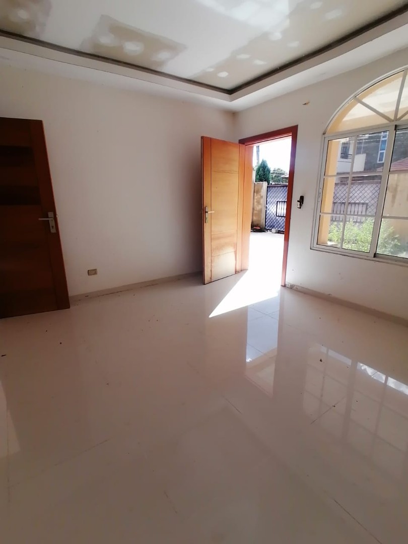 casas - Se vende casa en San Isidro a dos minutos del Bravo 8