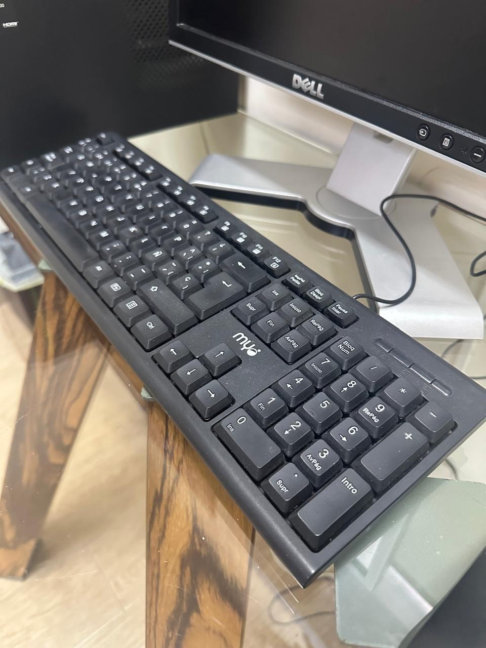 computadoras y laptops - COMPUTADORA DE MESA USADA 0