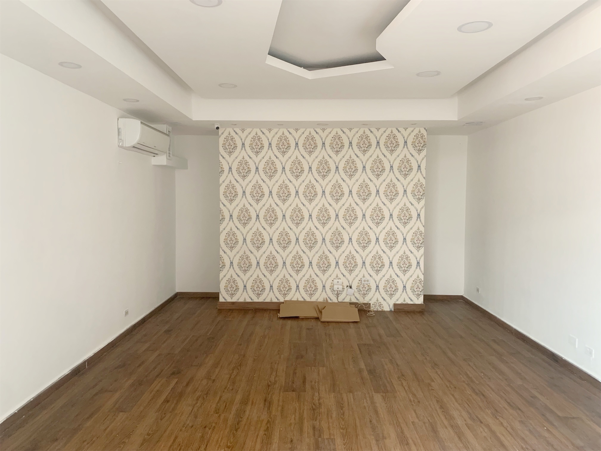 oficinas y locales comerciales - Local primer nivel Piantini  1