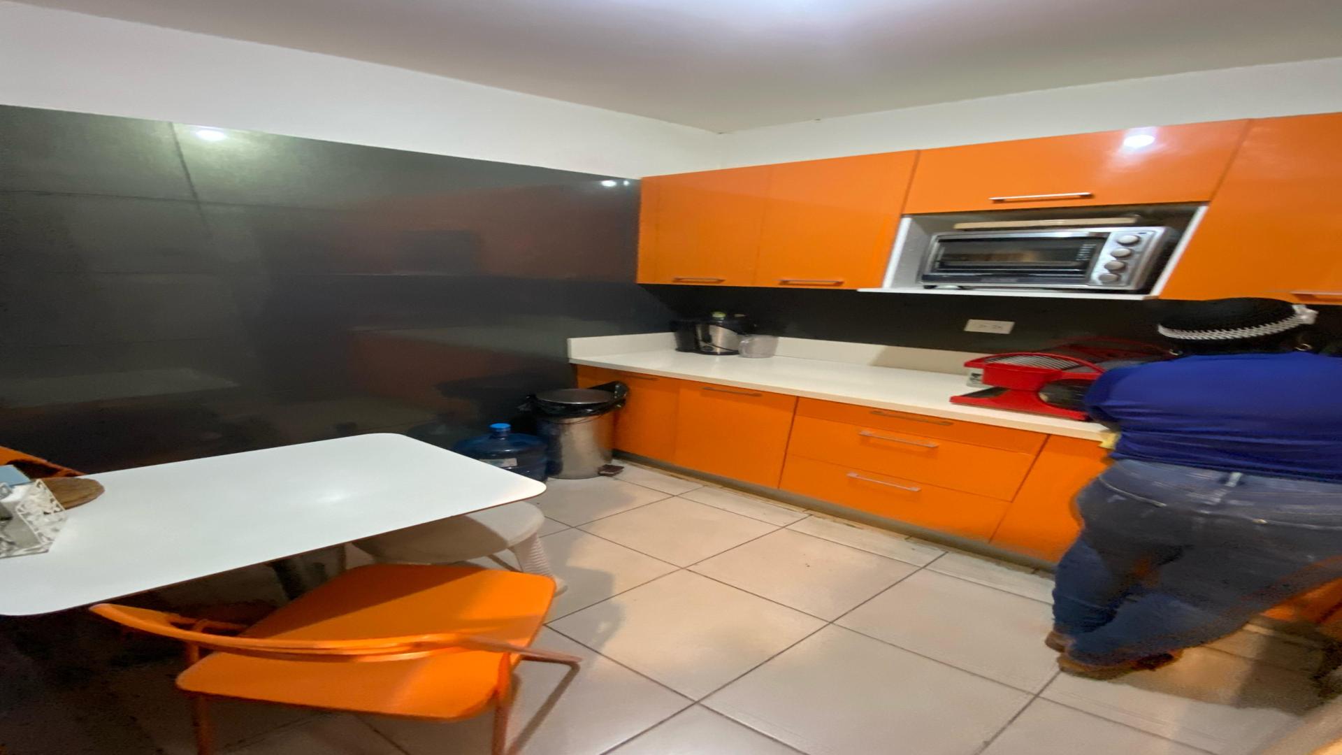 oficinas y locales comerciales - Local Comercial Amueblado en Venta, Piantini (P-02) 2