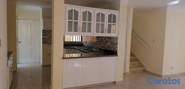 apartamentos - Casa en cabimar cerca de la charles 2