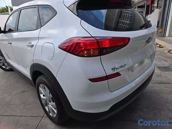 jeepetas y camionetas - HYUNDAI TUCSON 2020 BLANCO DIESEL 8