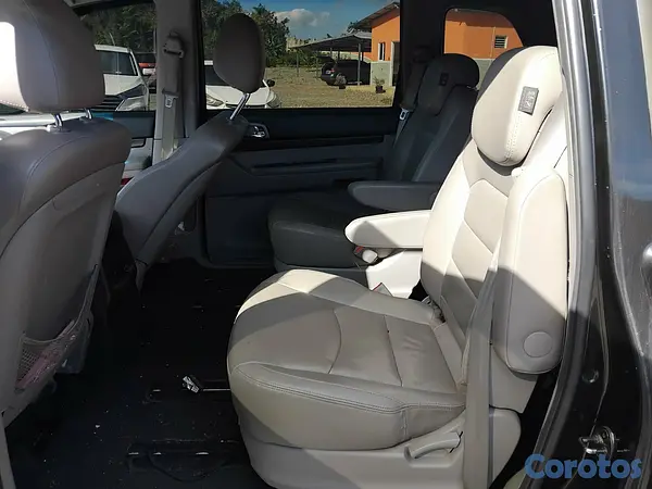 jeepetas y camionetas - SSANGYONG KORANDO TURISMO AWD 5