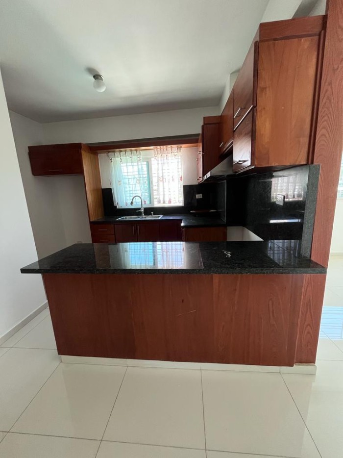apartamentos - Alquilo en Evaristo Morales a 3 cuadras de acrópolis  center, piso alto  8