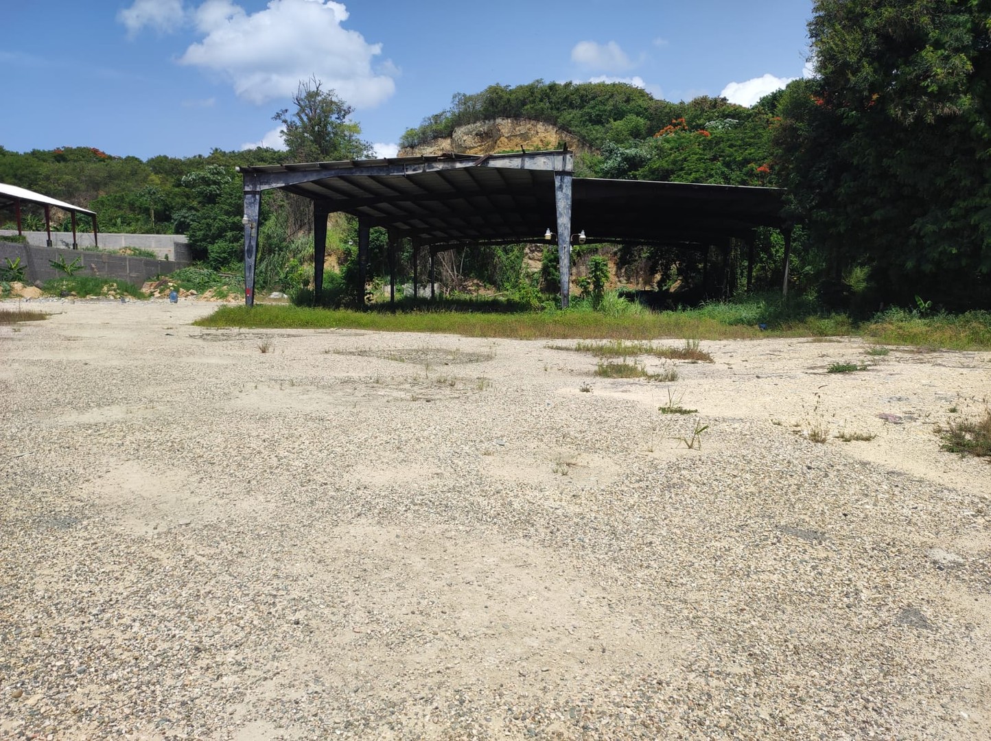 solares y terrenos - 
SIN INTERMEDIARIO ALGUNO DE OPORTUNIDAD VENDO SOLAR 8 MIL METROS 
 4