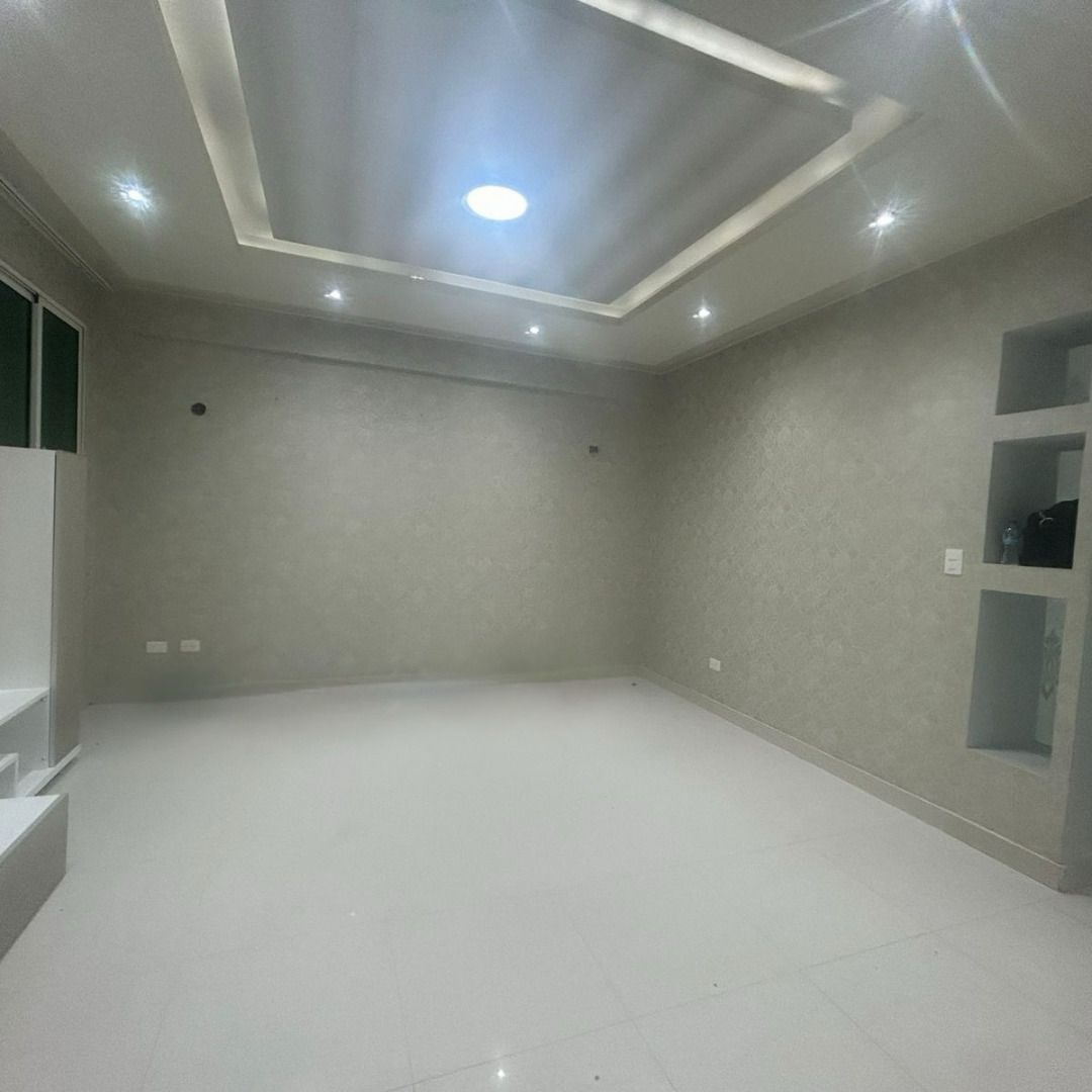apartamentos - Venta de apartamento, piso 7 en Urb. Real 284.64 m 6