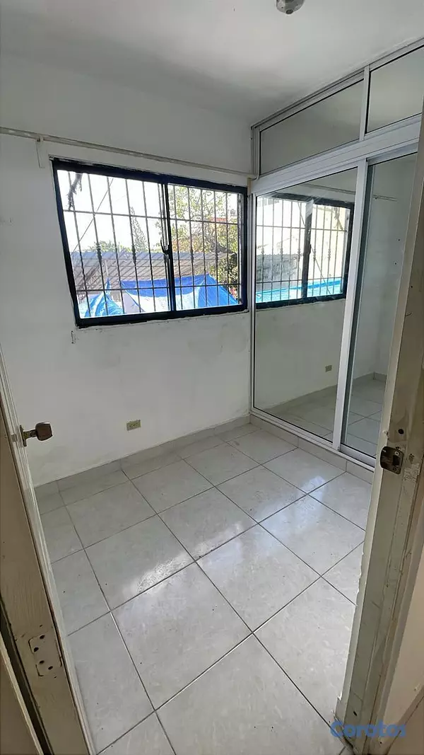 apartamentos - ALQUILO APTO 2DO. NIVEL ENSANCHE QUISQUEYA 10