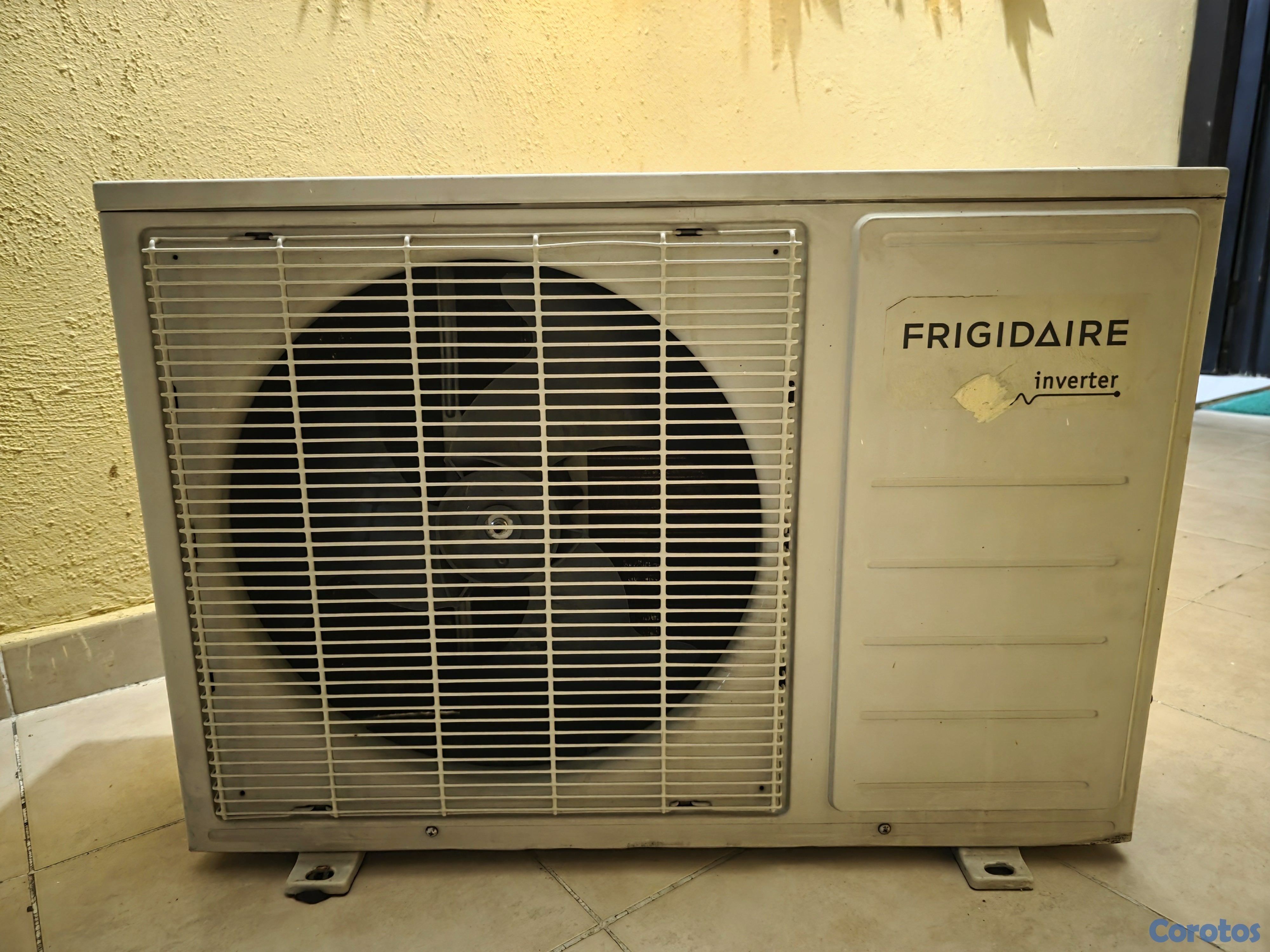 electrodomesticos - RD$2,000 – Aire Acondicionado Frigidaire Inverter (solo para piezas) 1