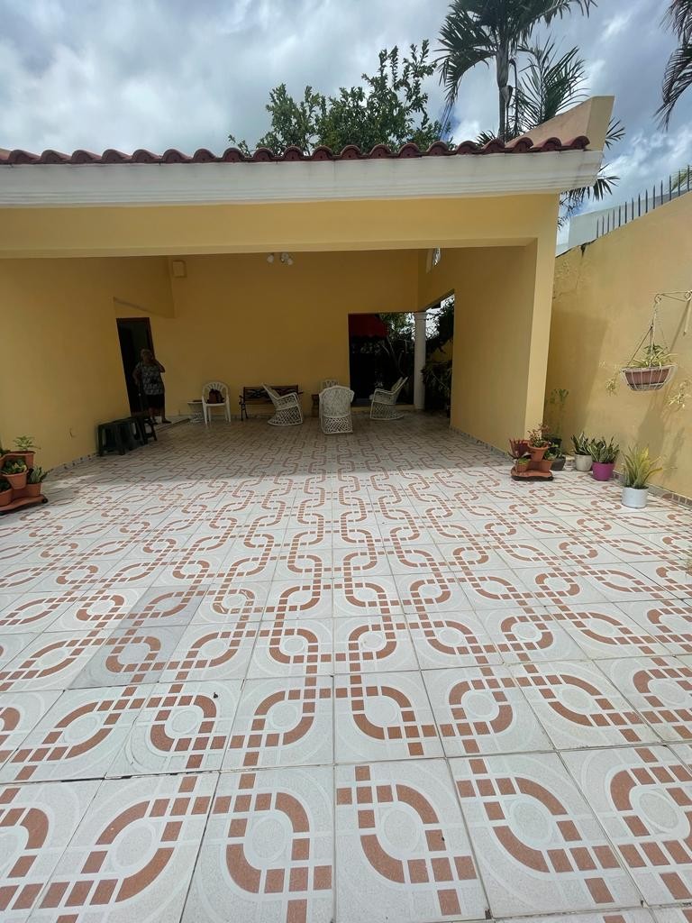casas - Se Vende Casa  Esta es una Perfecta oportunidad para remodelar a tu gusto.   7