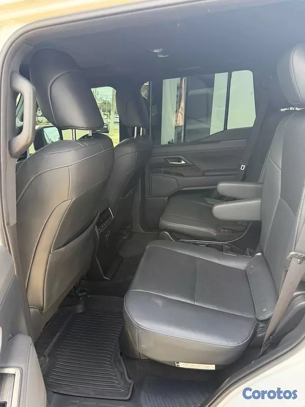 jeepetas y camionetas - Toyota Highlander XLE 2020 4