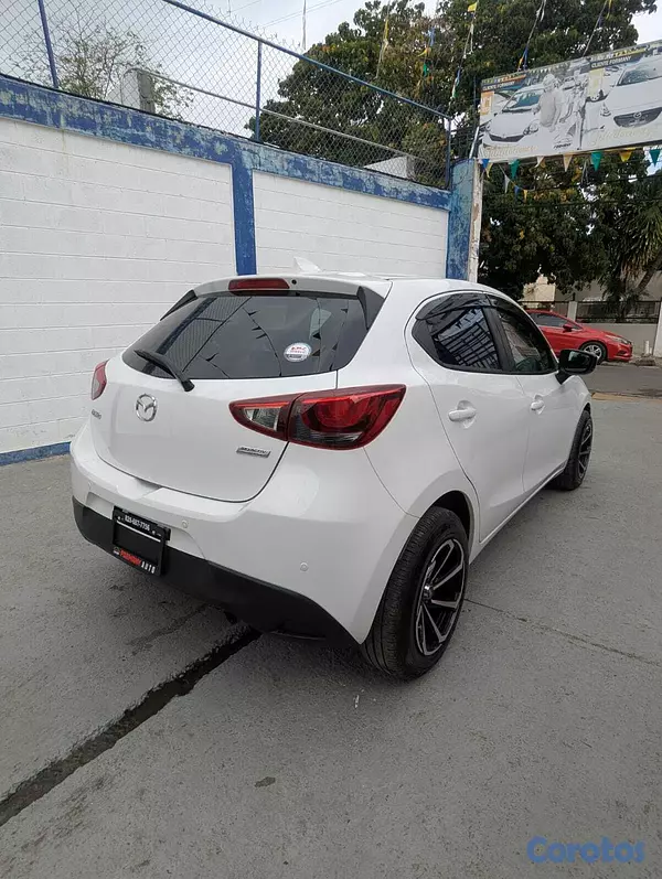 carros - MAZDA DEMIO 2020 11