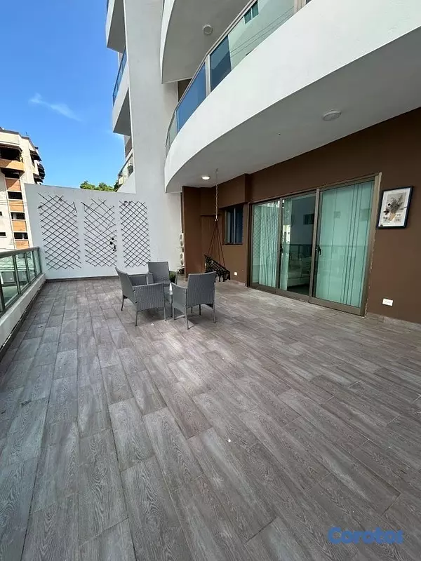 apartamentos - Se alquila apartamento con AMPLIA TERRAZA en Evaristo Morales 4