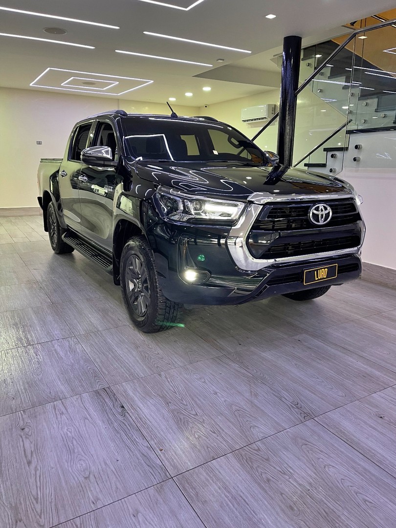 jeepetas y camionetas - Toyota Hilux 2022 full impecable  2