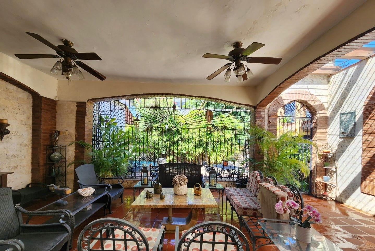casas - 🏡✨ ¡EN VENTA! HERMOSA CASA COLONIAL EN GAZCUE ✨🏡 3