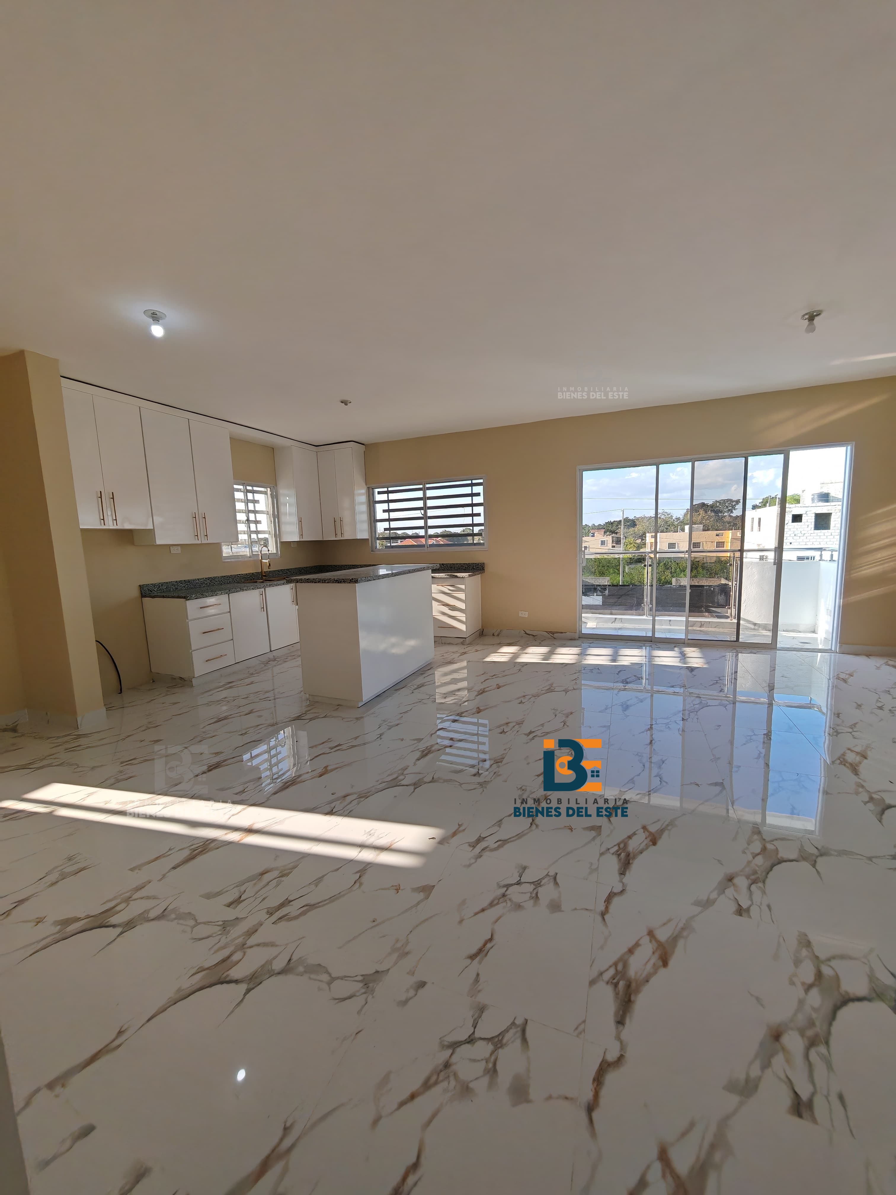 apartamentos - Se Renta Nuevo apart. con jacuzzi y dos parqueos  2
