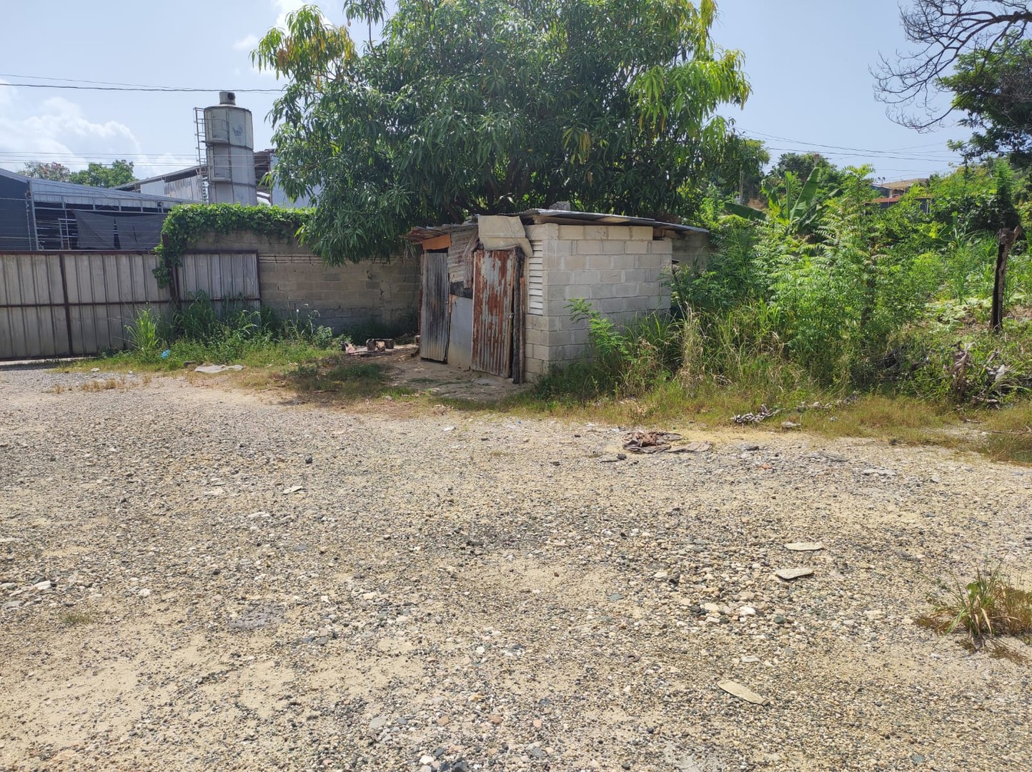 solares y terrenos - 
SIN INTERMEDIARIO ALGUNO DE OPORTUNIDAD VENDO SOLAR 8 MIL METROS 
 5
