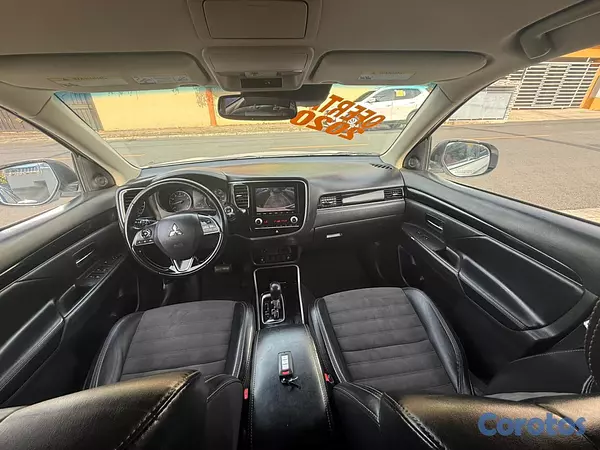 jeepetas y camionetas - Mitsubishi Outlander SE 2020 9
