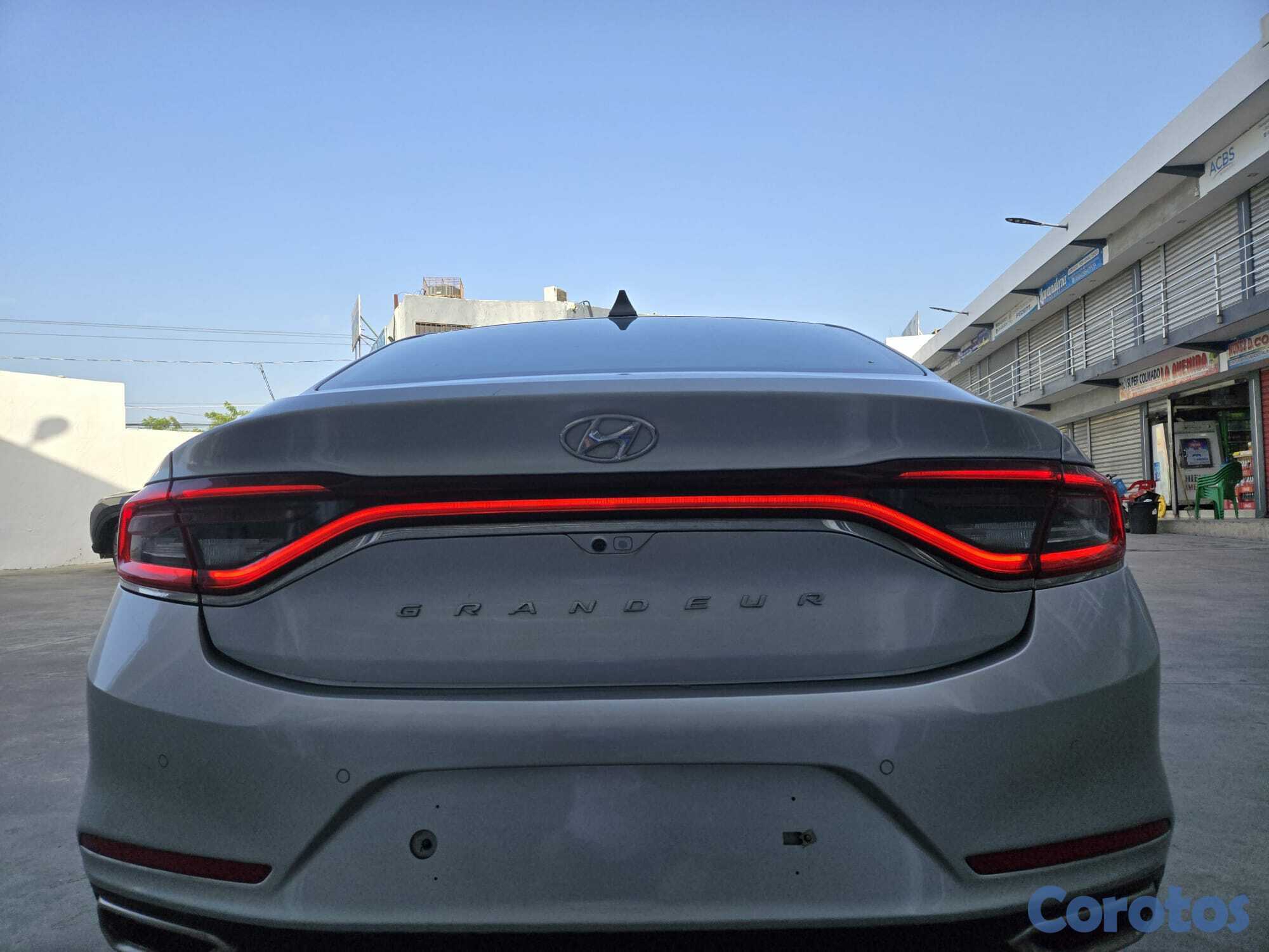 carros - HYUNDAI GRANDEUR 2018 GRIS 5