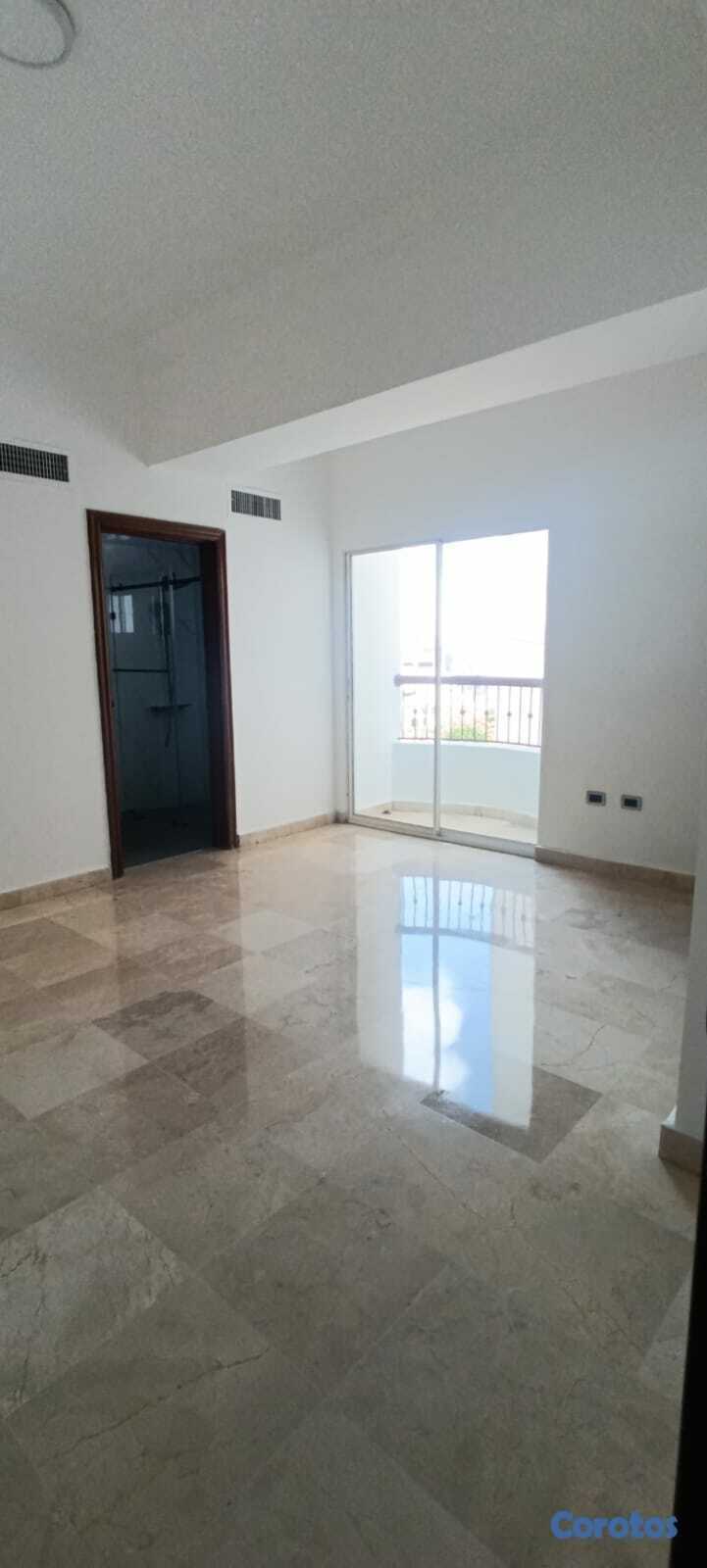 apartamentos - Renacimiento, Amplio apartamento con Balcón, 250m2 5