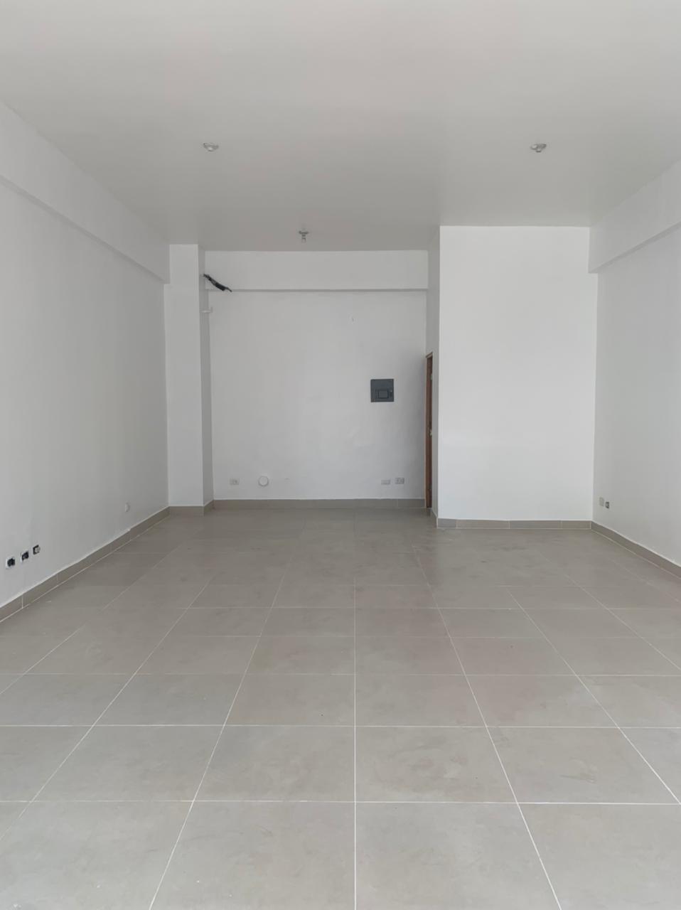 oficinas y locales comerciales - Local Piantini 52 metros 1