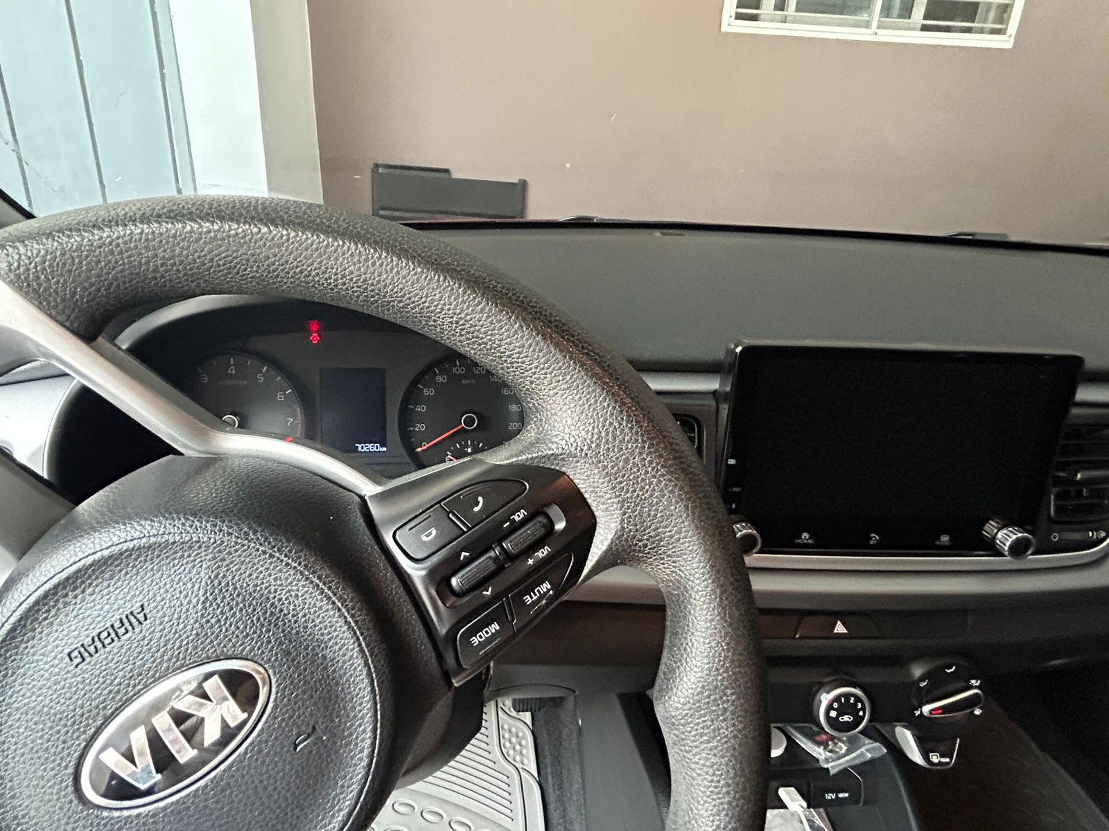 carros - kia rio 2021 8