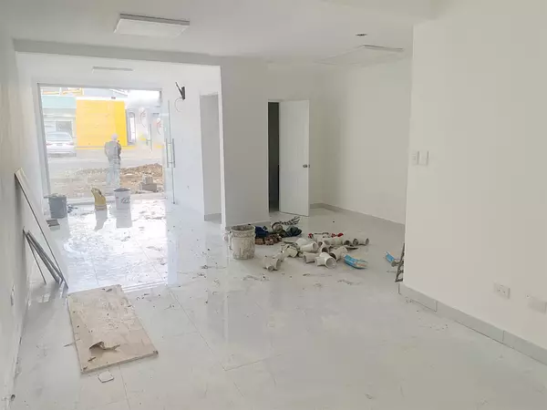 oficinas y locales comerciales - Local en primer nivel en los Prados  2