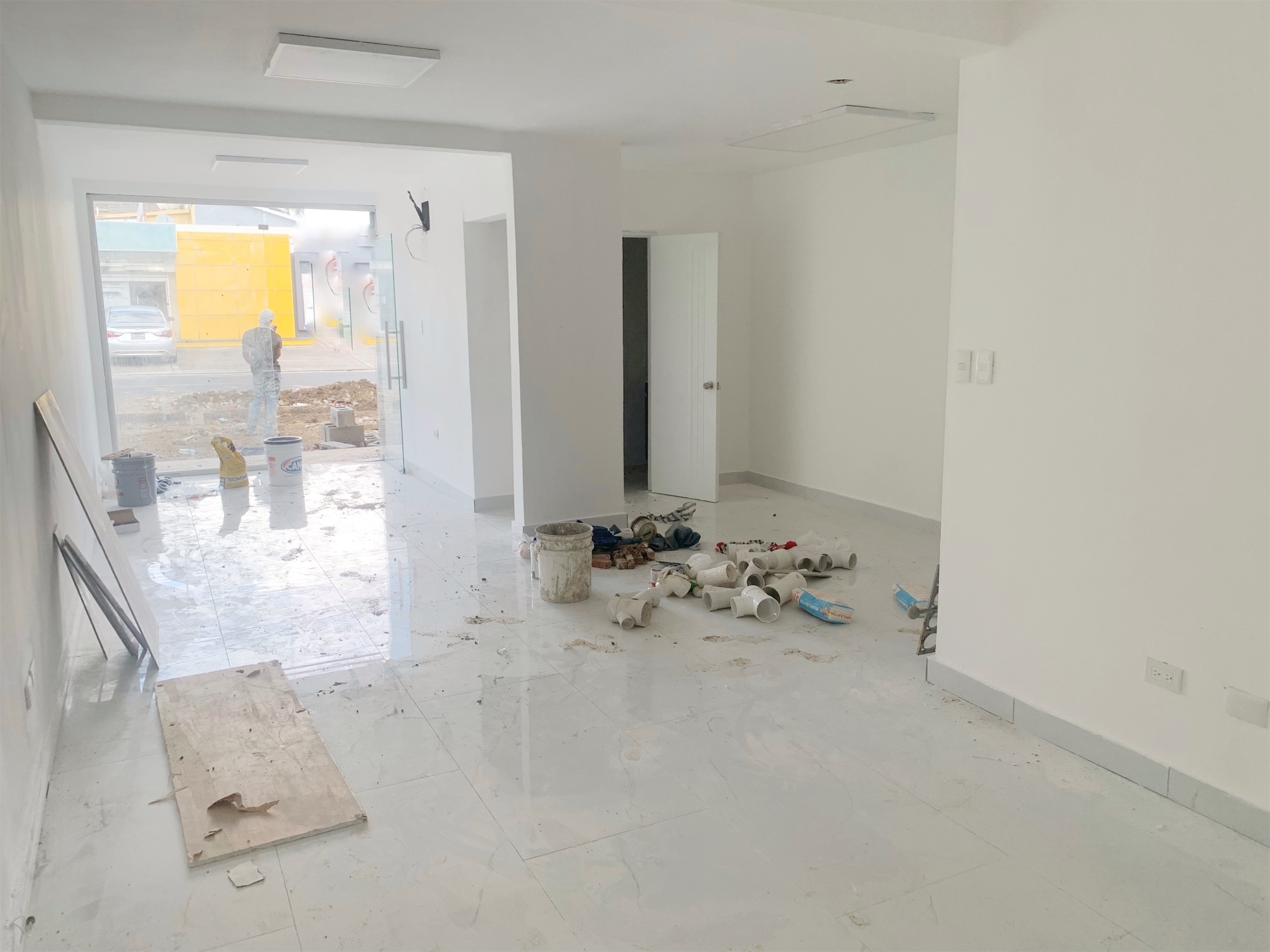 oficinas y locales comerciales - Local en primer nivel en los Prados  1