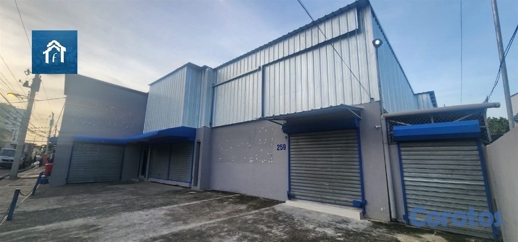 otros inmuebles - Venta de local tipo nave comercial en ensanche quisquella Distrito nacional  4