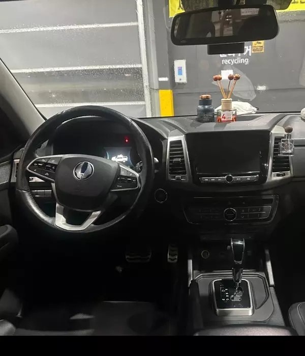 jeepetas y camionetas - KGM REXTON 2019 BLANCO DIESEL 9