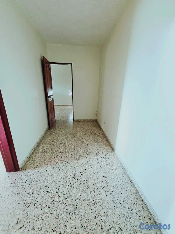 casas - Vendo casa de 2 niveles -Ave. Independencia  3