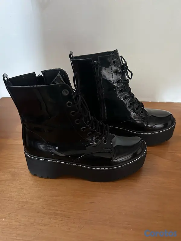 zapatos para mujer - Vendo botas negras tipo combat con plataforma (charol) talla 36 4