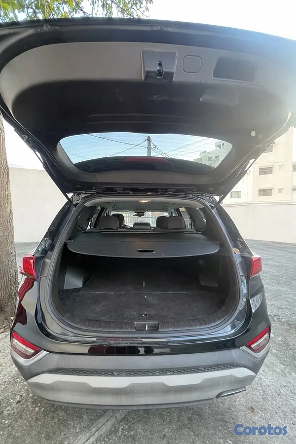 jeepetas y camionetas - Hyundai Santa Fe SE 2020 6